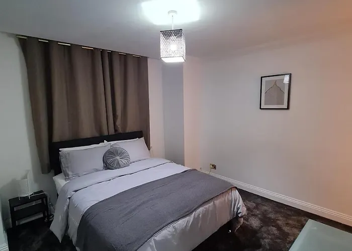 Luxurious 3 Bed Flat In Kilburn